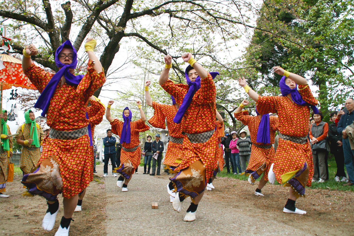 写真：一日市神社での願人踊の様子